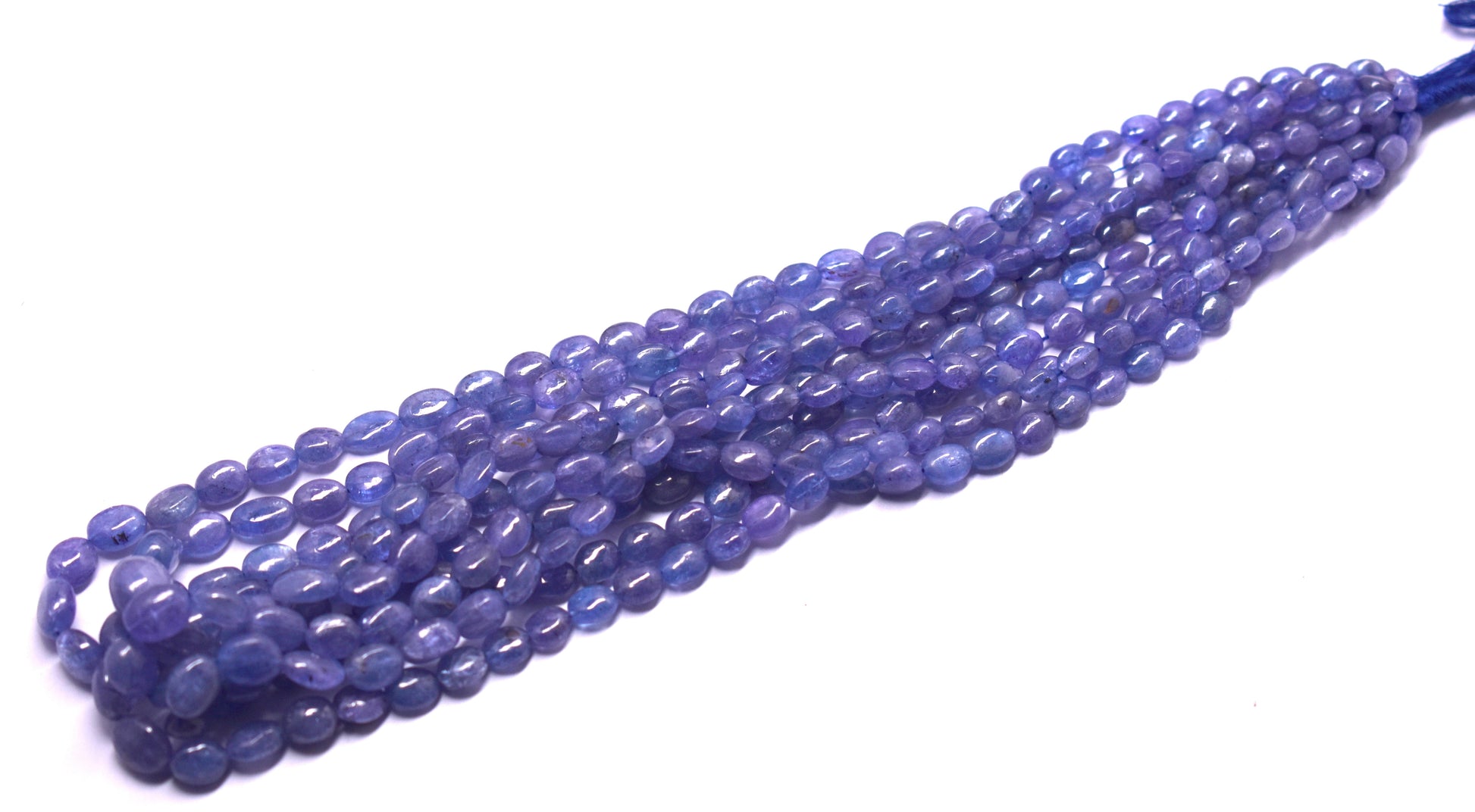 A 16-inch strand of natural Tanzanite oval plain beads, ideal for crafting stunning and elegant jewelry pieces.
#Tanzanite #OvalBeads #GemstoneJewelry #JewelryMaking #NaturalGemstones #BeadedJewelry #CustomJewelry #ElegantDesigns #LuxuryJewelry #UniqueJewelry