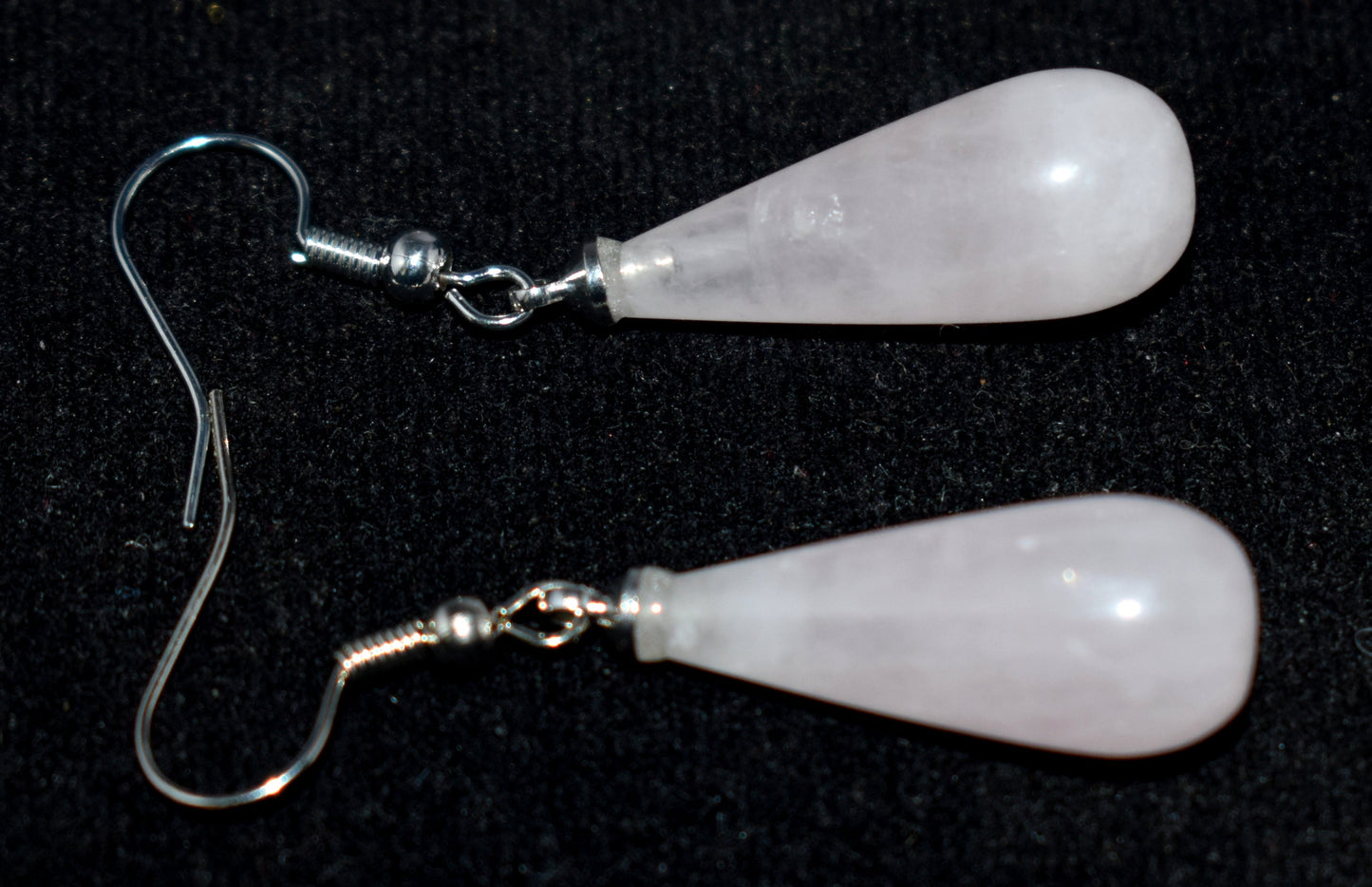 These Rose Quartz Ear Hangings weigh 6.40 grams, offering gentle healing energy and a soft, elegant look. #RoseQuartzEarrings #GemstoneJewelry #HealingCrystals #RoseQuartz #Earrings #NaturalGemstone #CrystalJewelry






