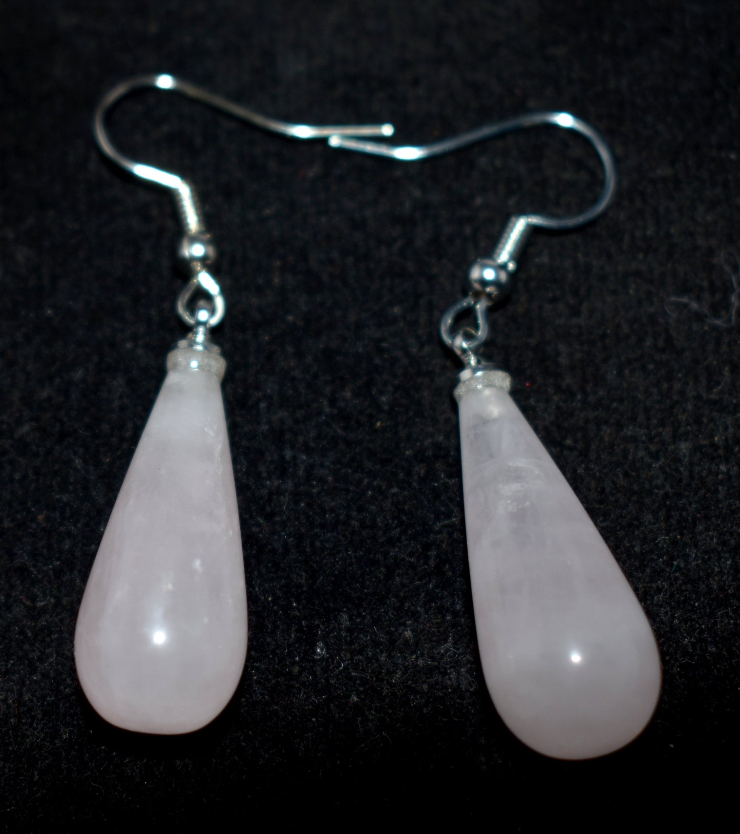 These Rose Quartz Ear Hangings weigh 6.40 grams, offering gentle healing energy and a soft, elegant look. #RoseQuartzEarrings #GemstoneJewelry #HealingCrystals #RoseQuartz #Earrings #NaturalGemstone #CrystalJewelry